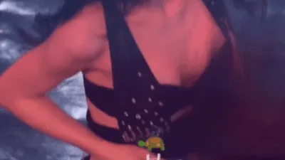 잇지 채령 2월13일 콘서트 중 끈풀려 브라 노출 직캠 모음 [레드캣 한국야동,최신야동,무료야동]